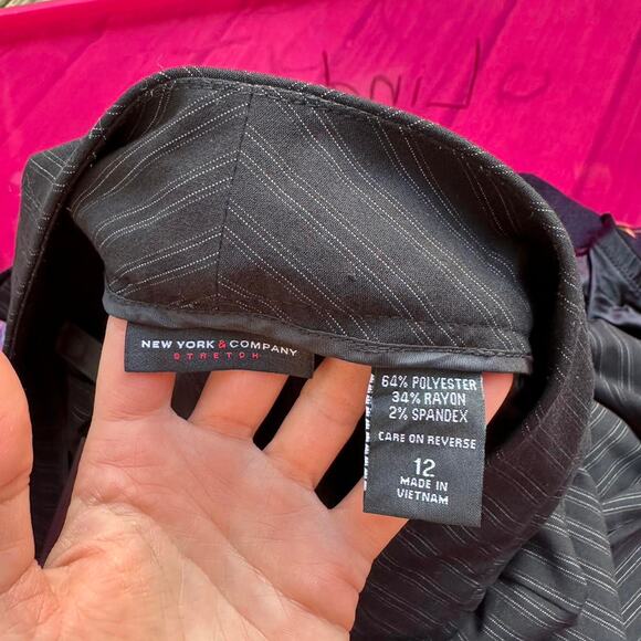 New York & Company Y2K Black Pin Stripe Cropped Pants - Picture 3 of 3